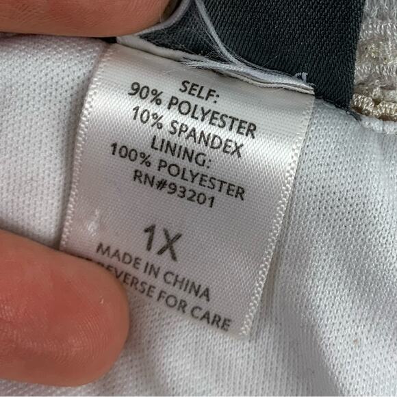 Ivory Lace Sleeveless Top - Picture 7 of 8